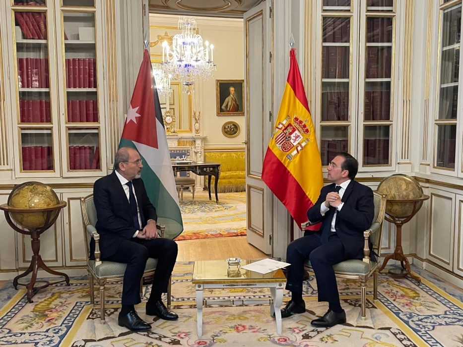 وزير الخارجية يجري مباحثات مع نظيره الإسباني