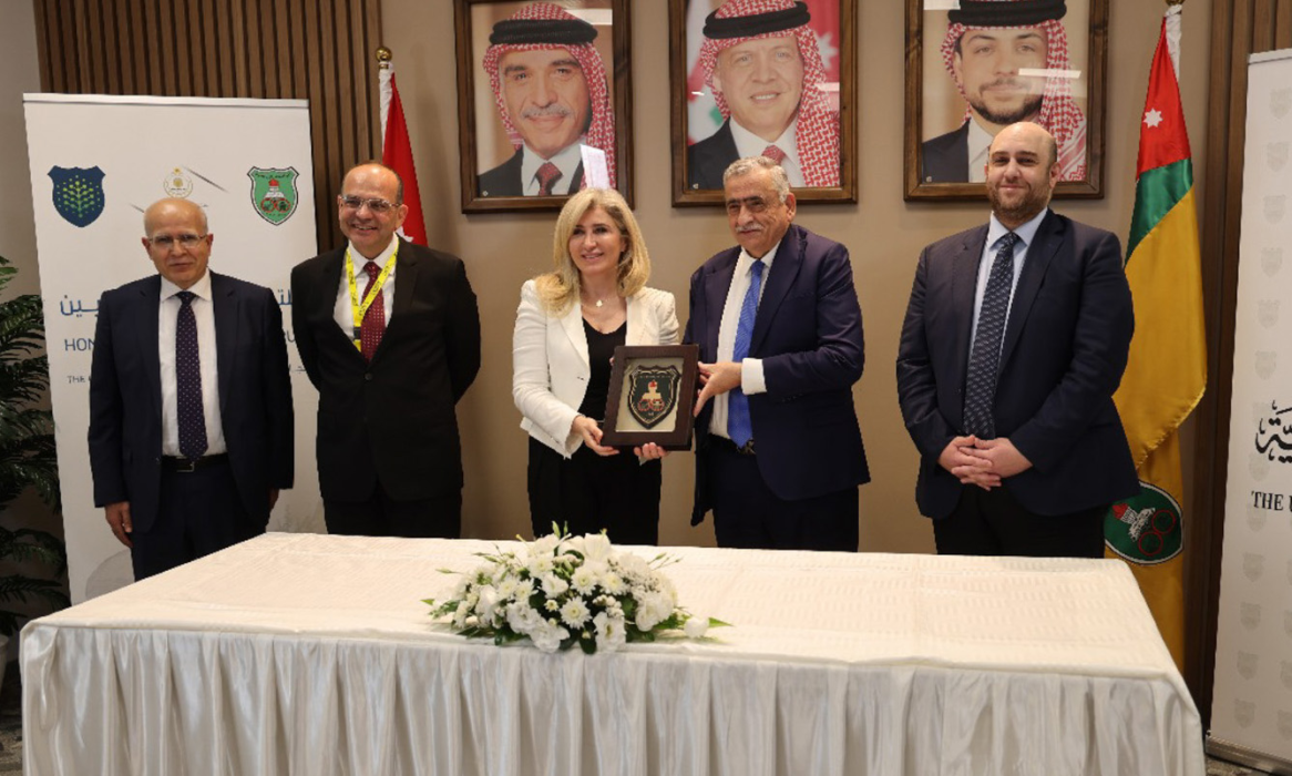 الأردنية:  و”واترلو” توقعان اتفاقية لدعم ابتعاث الطلبة وتطوير التعاون الأكاديمي