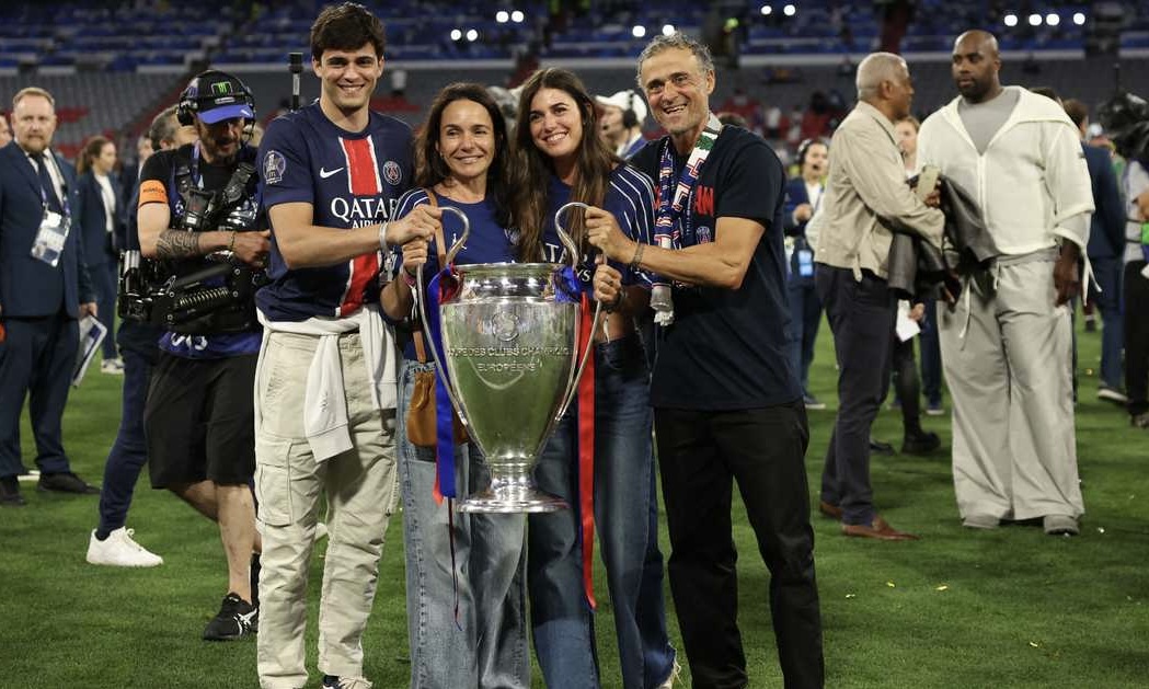 باريس سان جرمان يُتوّج أخيرًا بدوري الأبطال.. وإنريكي يهدي الإنجاز لابنته الراحلة