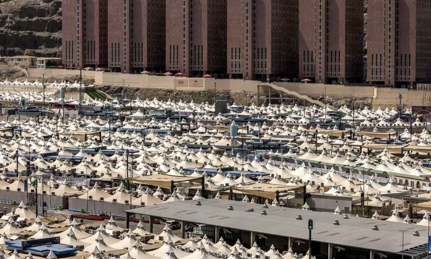 منى.. مدينة الخيام البيضاء التي تحفظ ذاكرة الأنبياء وتضيء رحلة الحج بروحانية الزمان والمكان