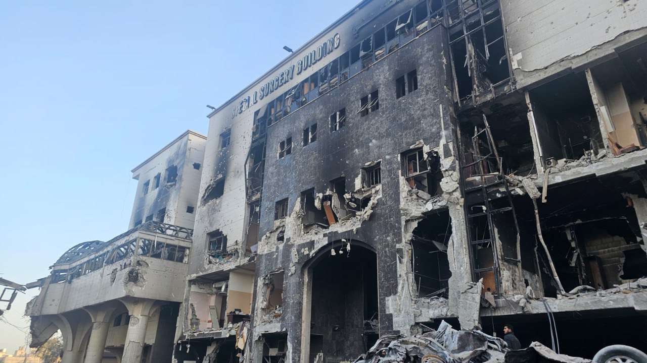تحذيرات من انهيار الخدمات الطبية في المستشفيات العاملة بغزة