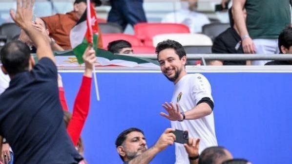ولي العهد يصل ستاد عمان الدولي لمتابعة مواجهة الأردن والعراق في تصفيات مونديال 2026