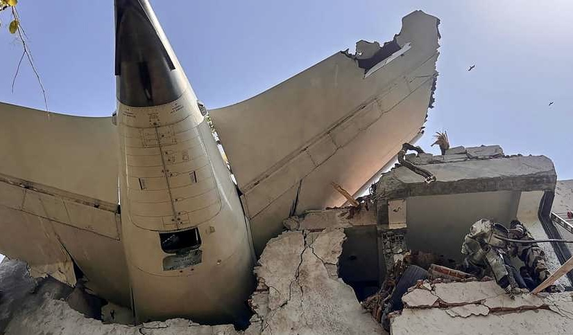 تحطم طائرة هندية تقل أكثر من 240 راكبًا بعد دقائق من إقلاعها ومقتل جميع من كانوا على متنها
