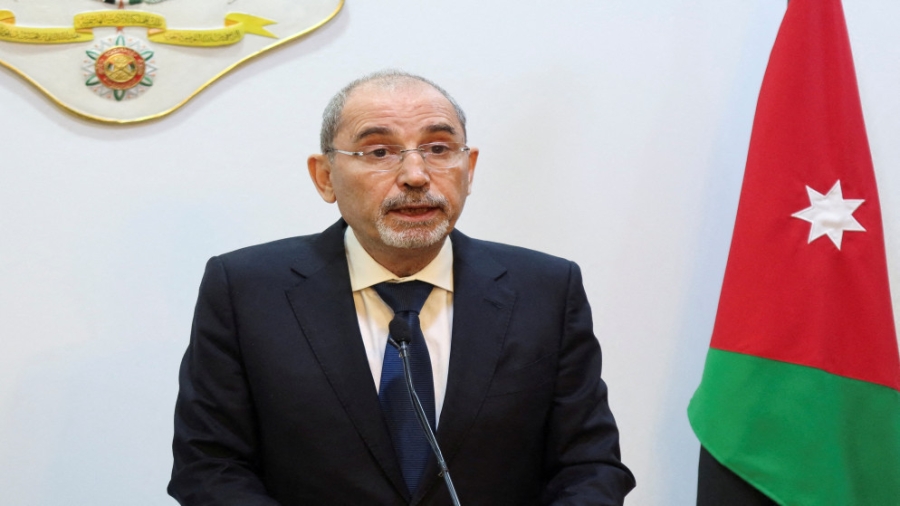 وزير الخارجية يبحث مع نظيرته الكندية الجهود المستهدفة خفض التصعيد الإقليمي