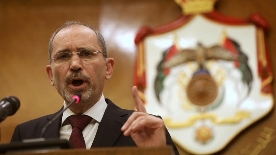وزير الخارجية ونظيره العماني يؤكدان خطورة استمرار التصعيد بالمنطقة