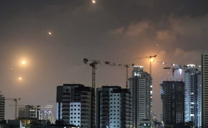 تصعيد غير مسبوق بين إيران وإسرائيل.. وصواريخ “حاج قاسم” تدخل المعركة