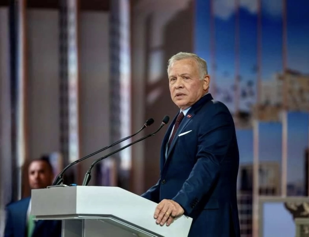 الملك يغادر إلى فرنسا ويلقي خطابا أمام البرلمان الأوروبي غدا الثلاثاء