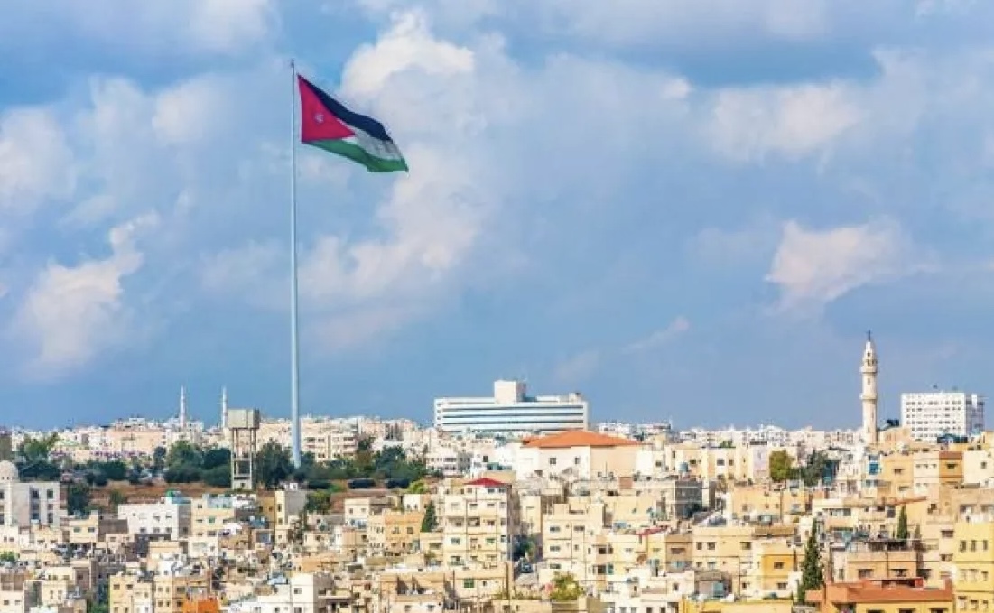 طقس حار نسبيًا حتى السبت