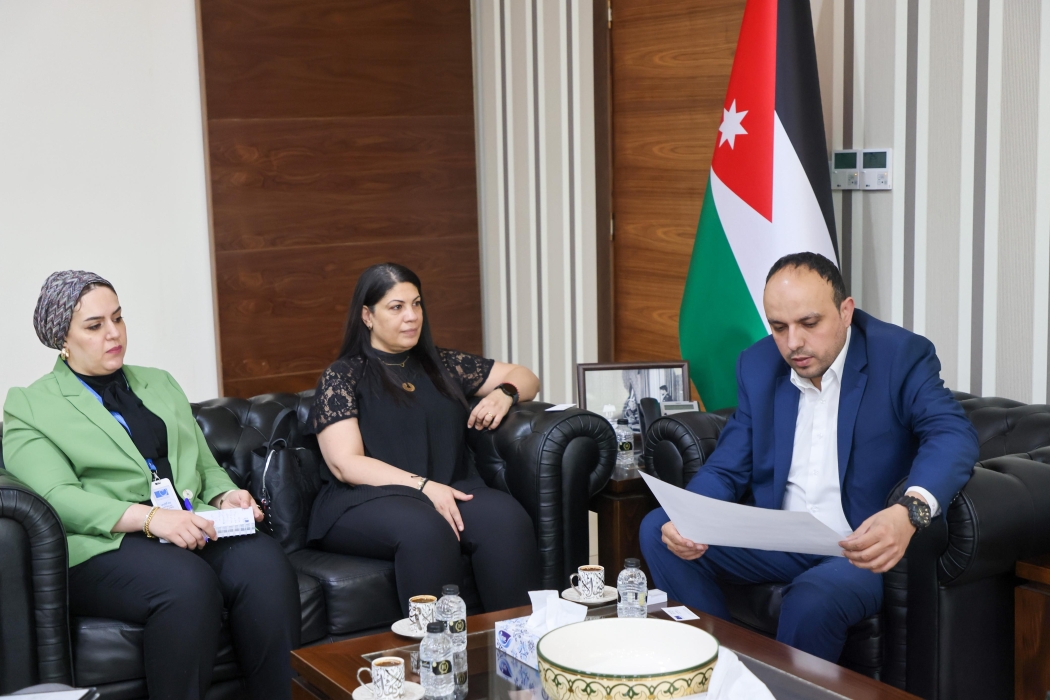 وزير الشباب يبحث ومدير عام الملكية للتوعية الصحية تعزيز التعاون