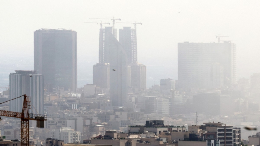 وزير الدفاع الإسرائيلي يأمر بتكثيف الهجمات على أهداف النظام الإيراني في طهران