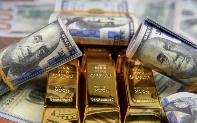 ارتفاع طفيف بأسعار الذهب وسط توترات الشرق الأوسط وتراجع الدولار