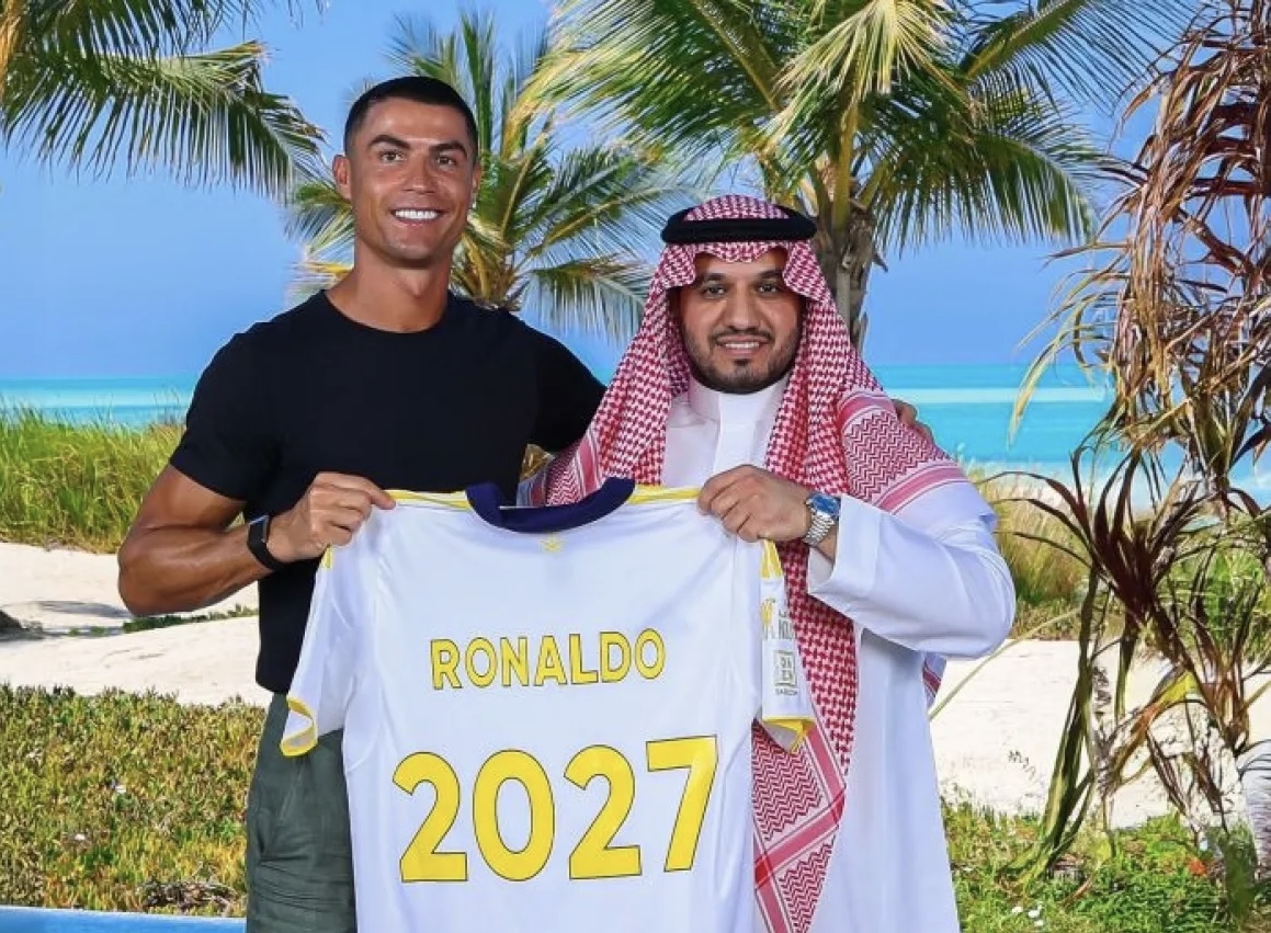 عقد خرافي جديد لرونالدو مع النصر السعودي… أكثر من نصف مليار دولار في عامين وامتيازات ملكية غير مسبوقة