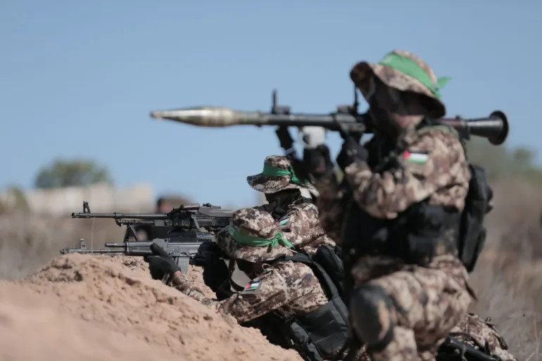 قتلى وجرحى باستهداف القسام 4 حفارات للاحتلال شرقي خان يونس