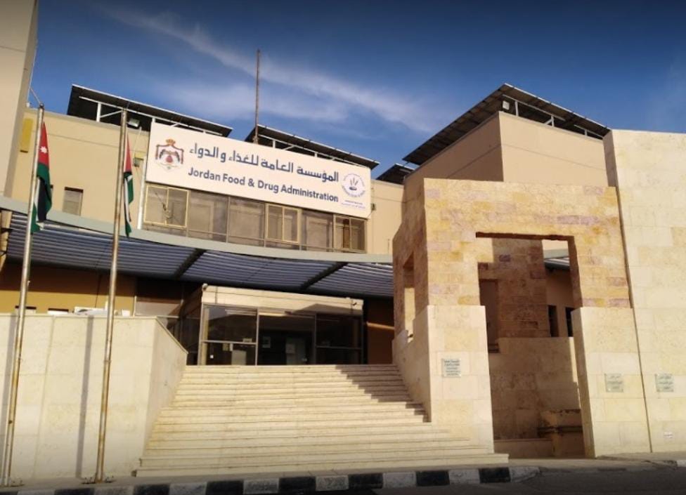 “الغذاء والدواء” تُحذر من مشروبات كحولية تحتوي على الميثانول السام