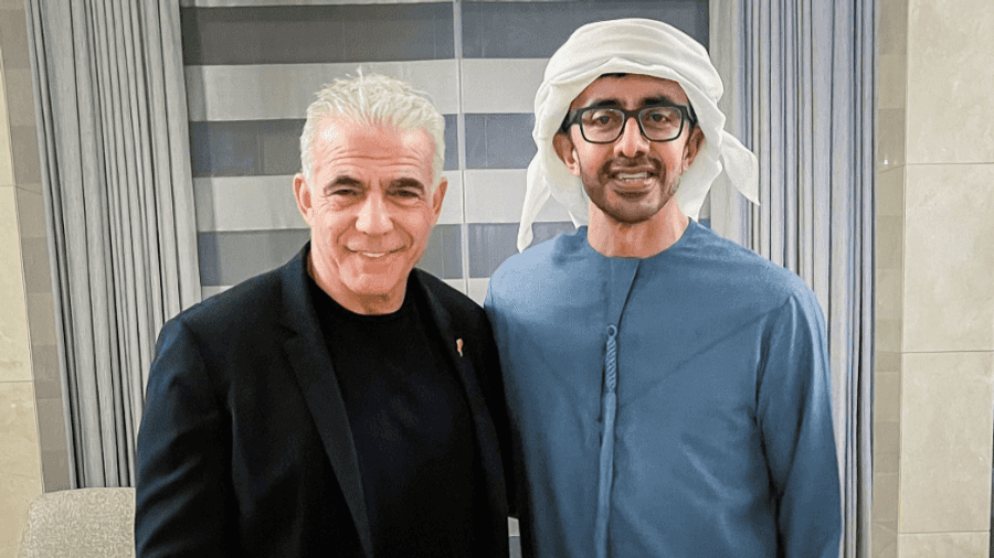عبدالله بن زايد يلتقي يائير لابيد في أبوظبي ويؤكد دعم الإمارات لوقف إطلاق النار في غزة