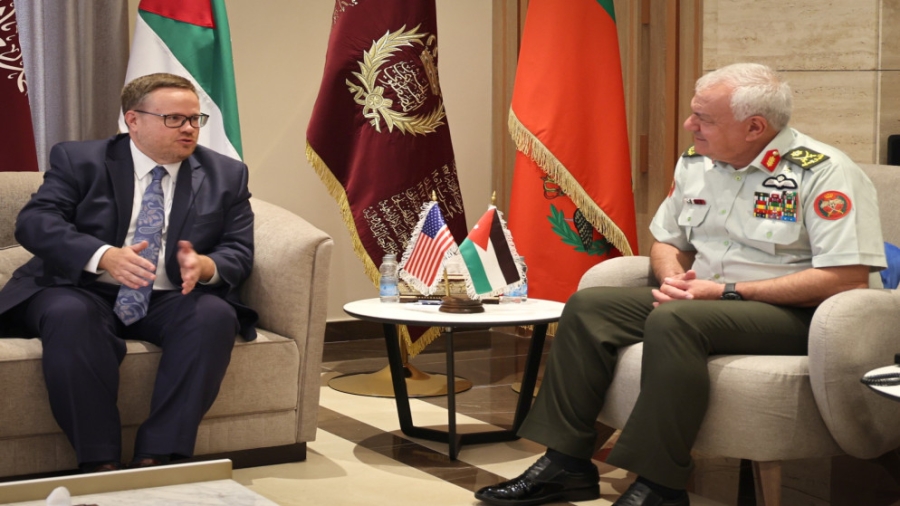 اللواء الركن الحنيطي يستقبل القائم بأعمال السفير الأميركي في عمّان