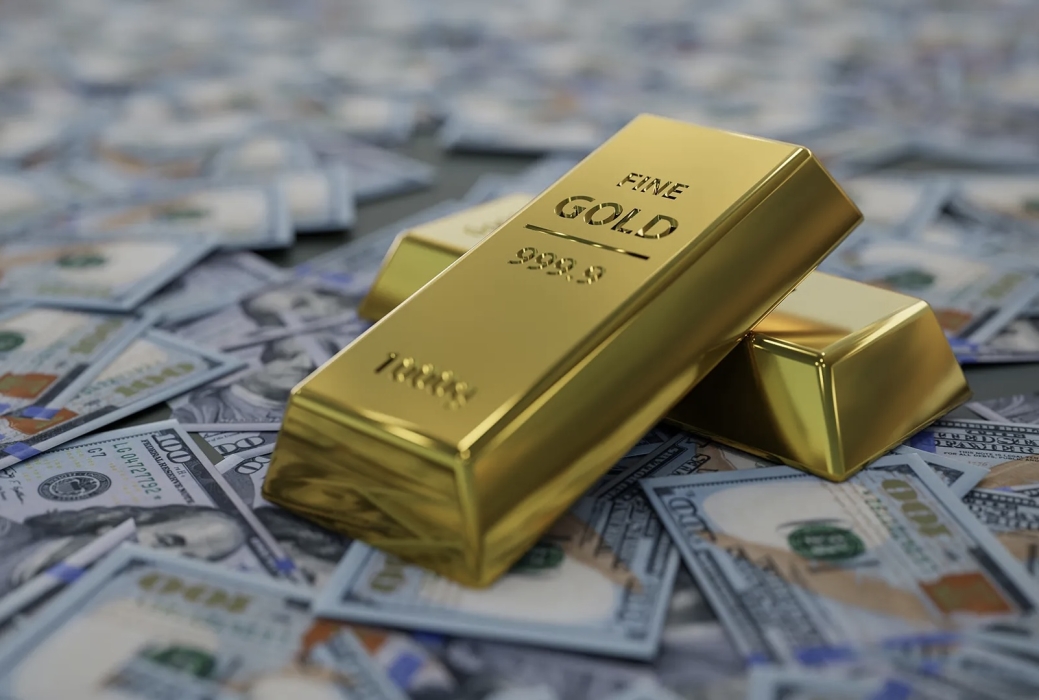 الذهب يتراجع لأدنى مستوياته في أسبوع وسط صعود الدولار وتصعيد ترمب التجاري