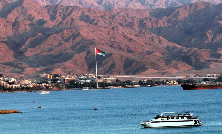 المجالي: دراسة توزيع أراضٍ رمزية في العقبة و15 ألف عائلة بانتظار السكن