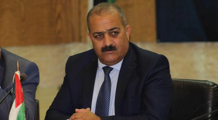 محافظ إربد يوعز بإخلاء منزل في المخيم احترازياً بسبب تشققات تهدد السلامة