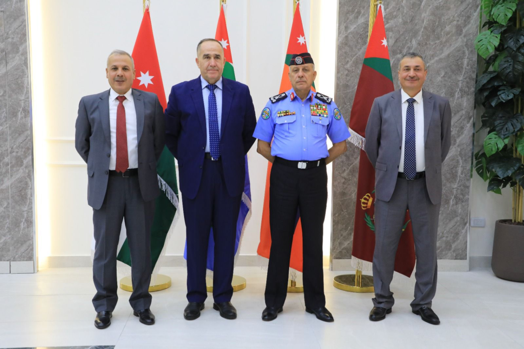 مدير الأمن العام يكرّم ألوية متقاعدين