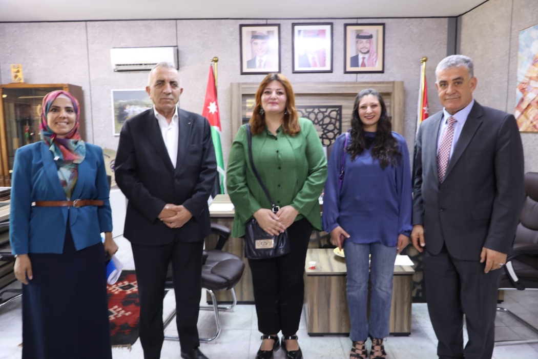 وزير الثقافة يلتقي الهيئة الإدارية لجمعية ذوقان الحسين ويطّلع على برامجها ومشاريعها المستقبلية