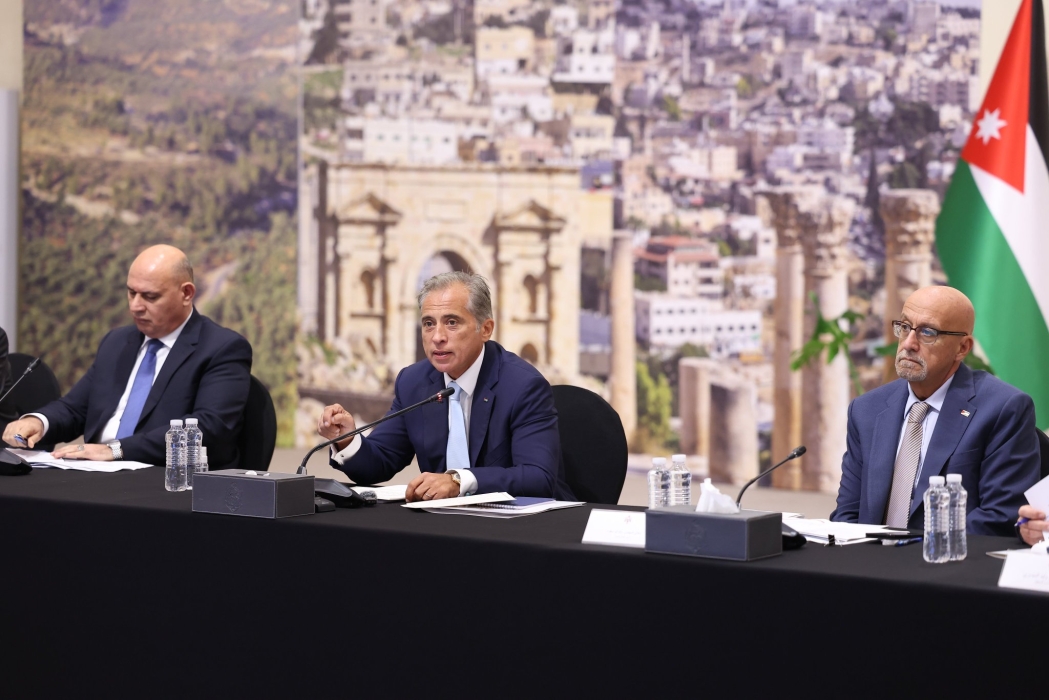 رئيس الوزراء من جرش: لا مكان للمحسوبية… والتنمية تبدأ من البلديات
