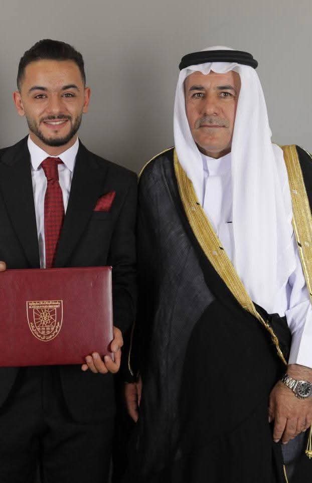 مجموعة القبة الإعلامية تهنئ محمود بمناسبة تخرجه من جامعة البلقاء التطبيقية