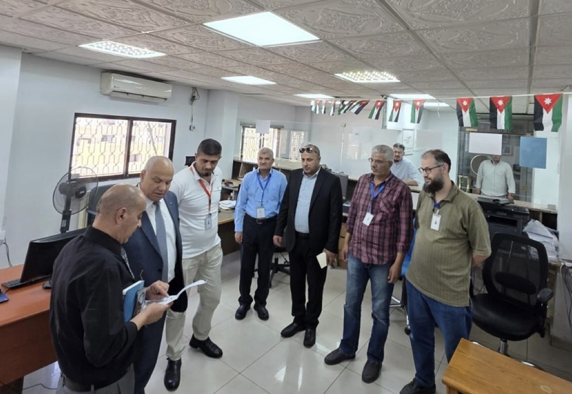 وزير العمل يتفقد مشاريع التدريب المهني في إربد ويبحث فرص التشغيل المباشر