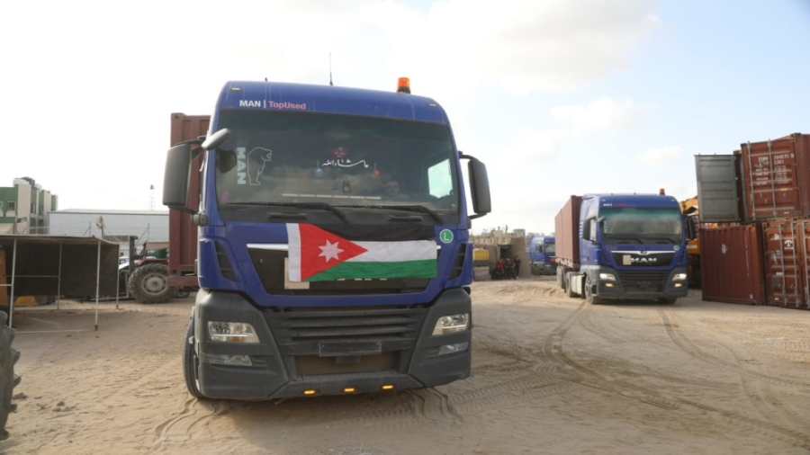 الجيش يسيّر قافلة مساعدات إغاثية للمستشفى الميداني الأردني جنوب غزة7