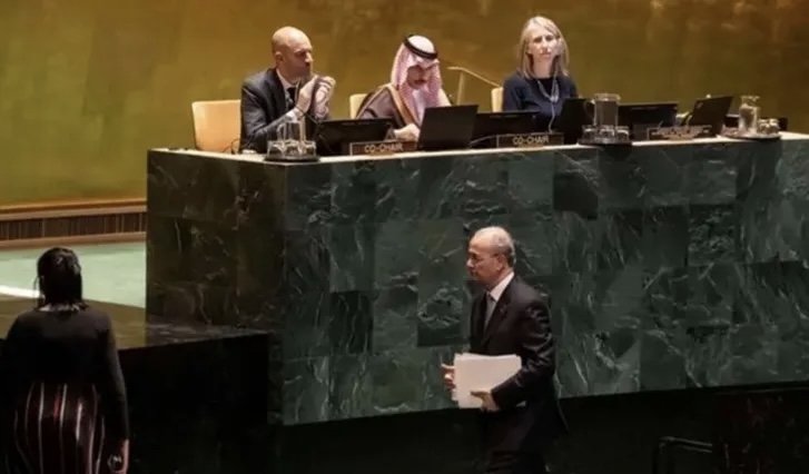 مؤتمر نيويورك: التزام دولي بحل الدولتين خلال 15 شهراً ودعوات فورية لوقف حرب غزة