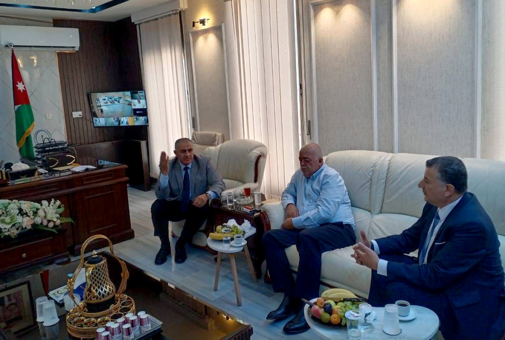 بلدية غرب إربد تعزز جهودها لدعم التشغيل وتمكين الشباب