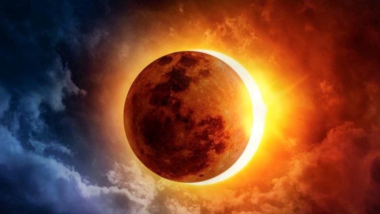 “ظلام في وضح النهار”.. كسوف كلي نادر يمر بـ9 دول عربية في 2027