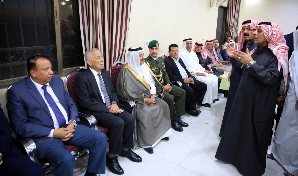 مندوباً عن الملك وولي العهد.. العيسوي يعزي عشائر الجديعات والحواتمة ونارموق