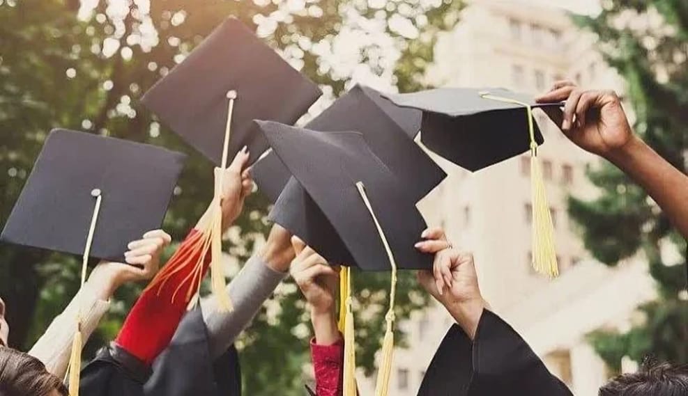 مجموعة القبة الإعلامية تهنئ الطالبة آمنة عبد الرزاق بني خالد بنجاحها في الثانوية العامة