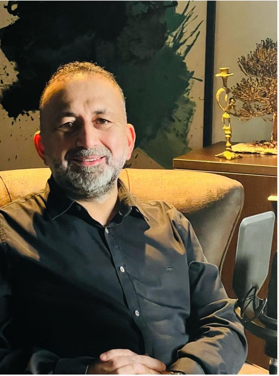 سامي الخلايلة يهنئ عائلة أبو يزن بتفوق ابنتهم سلوى سعد الخلايلة في الثانوية العامة