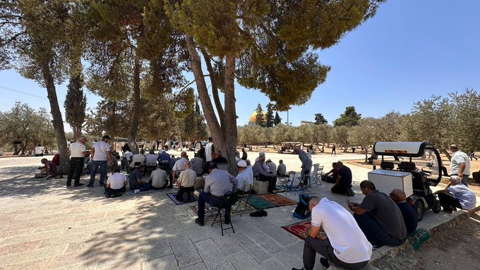 40 ألفًا يؤدون صلاة الجمعة في المسجد الأقصى