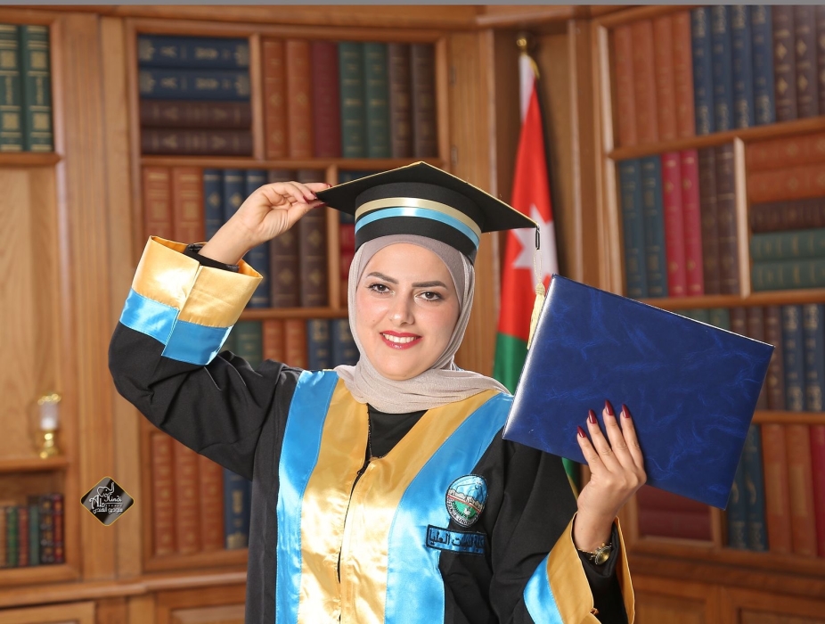 مجموعة القبة الإعلامية تهنئ السيد جعفر أحمد القيسي بتفوق ابنته هيام وحصولها على الماجستير بامتياز