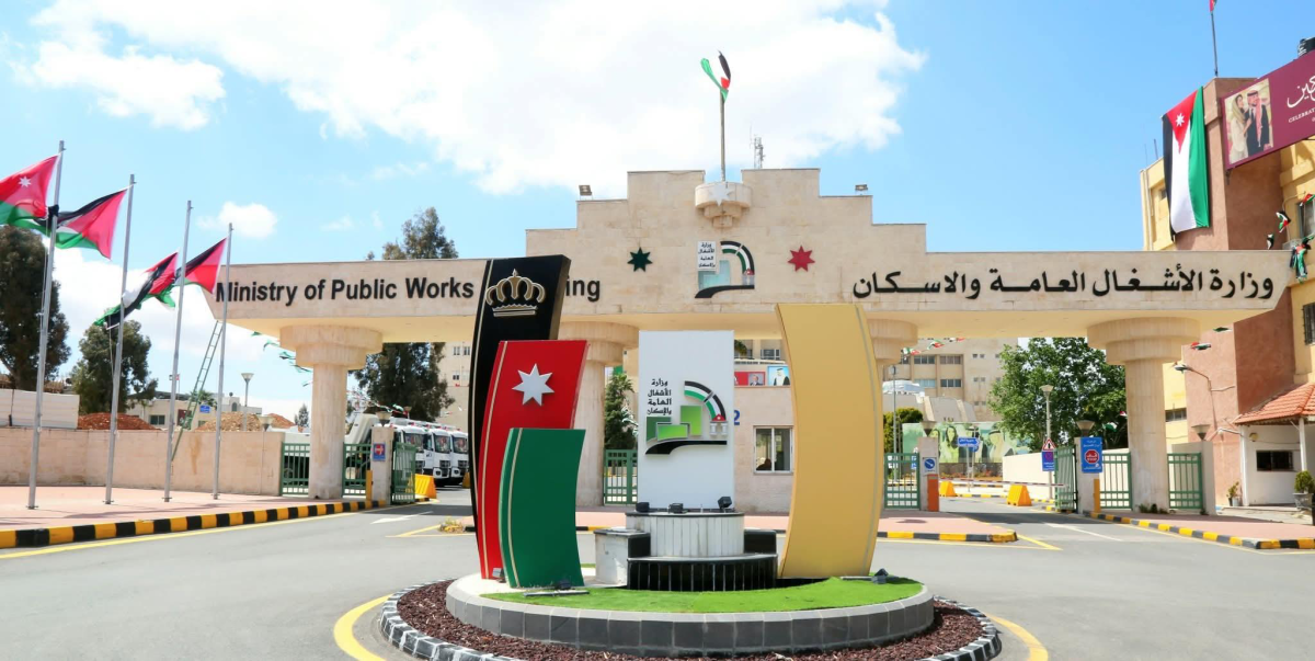 الأشغال تبدأ صيانة شاملة لـ 6 طرق رئيسية في إقليم الوسط