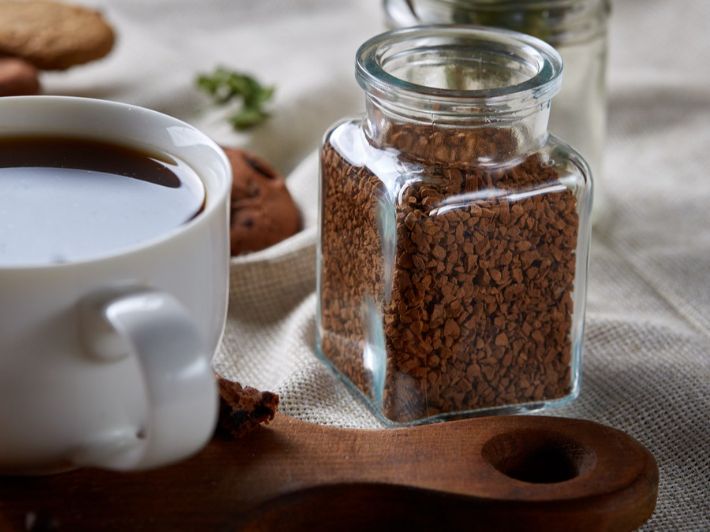 القهوة سريعة التحضير بين الراحة والمخاطر الصحية