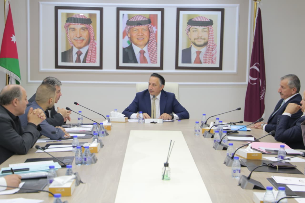 العمل النيابية تبحث تعديل تعليمات الرسائل النصية وتوصي باستثناء رسائل التهاني