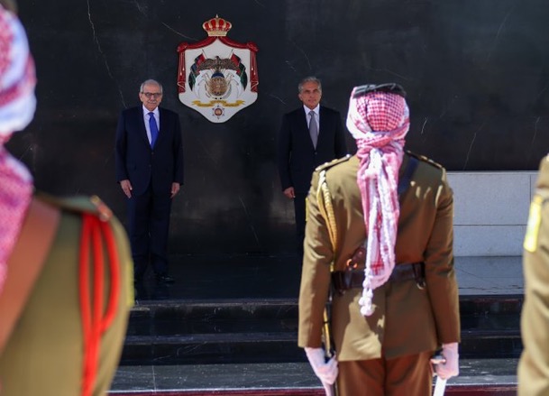 رئيس الوزراء يستقبل نظيره اللبناني في عمّان