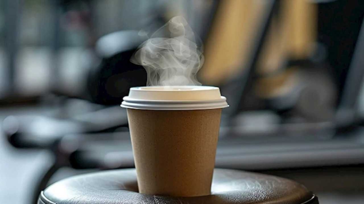 دراسة بريطانية تحذر: المشروبات اليومية مصدر للجسيمات البلاستيكية الدقيقة