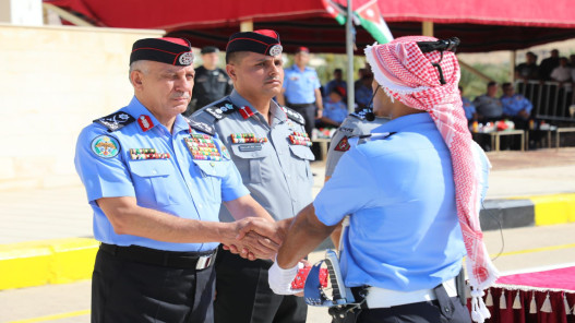 مدير الأمن العام يرعى تخريج دفعة جديدة من كتائب الشرطة في الكفرين