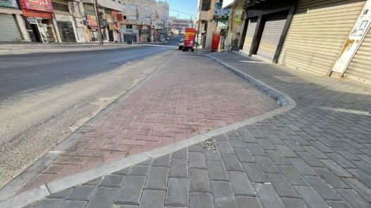 أمانة عمان تنفذ مبادرة طلابية لتأهيل أرصفة الجبيهة