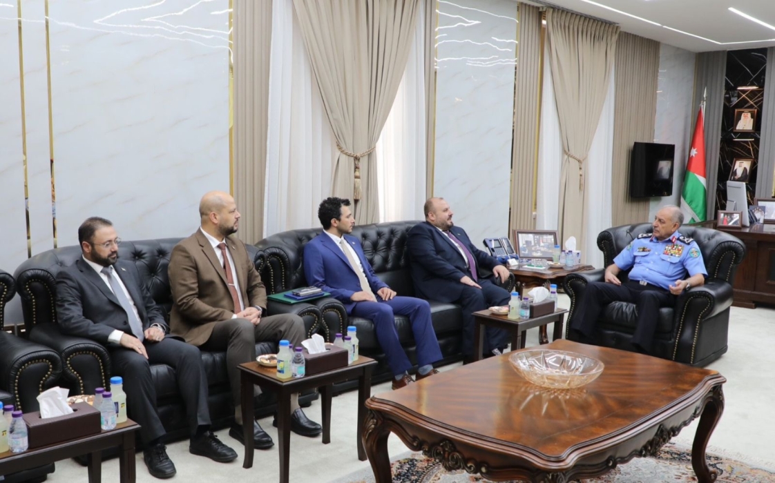 سوريا تشيد بالأردن: اللواء المعايطة يستقبل وفد وزارة الطوارئ تقديراً لجهود إخماد حرائق اللاذقية