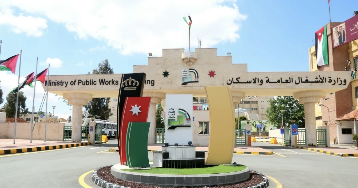 وزارة الأشغال تبدأ تأهيل جسر الثامن ضمن مشروع صيانة الجسور الحيوية في العاصمة