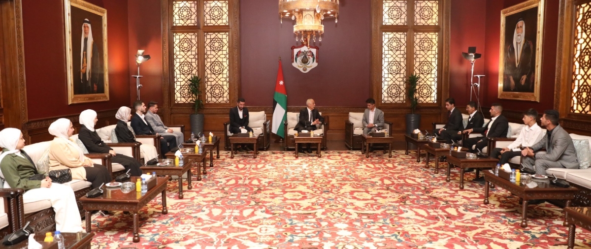 “رئيس الديوان الملكي يلتقي وفد مبادرة ‘نقطة ابتكار’ ويؤكد دعم القيادة للشباب الأردني”
