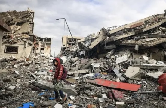 تحذير صحي في غزة: فيروس مجهول يهدد السكان والكوادر الطبية