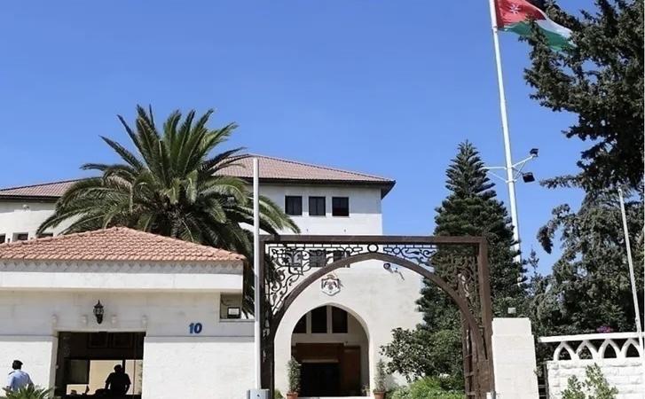 الجريدة الرسمية تنشر قرارات إحالة موظفين إلى التقاعد وإنهاء خدمات آخرين