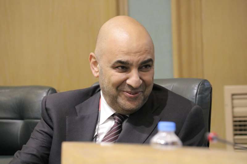 د. طارق سامي خوري  يكتب : أزمة الهوية بين الماضي والحاضر